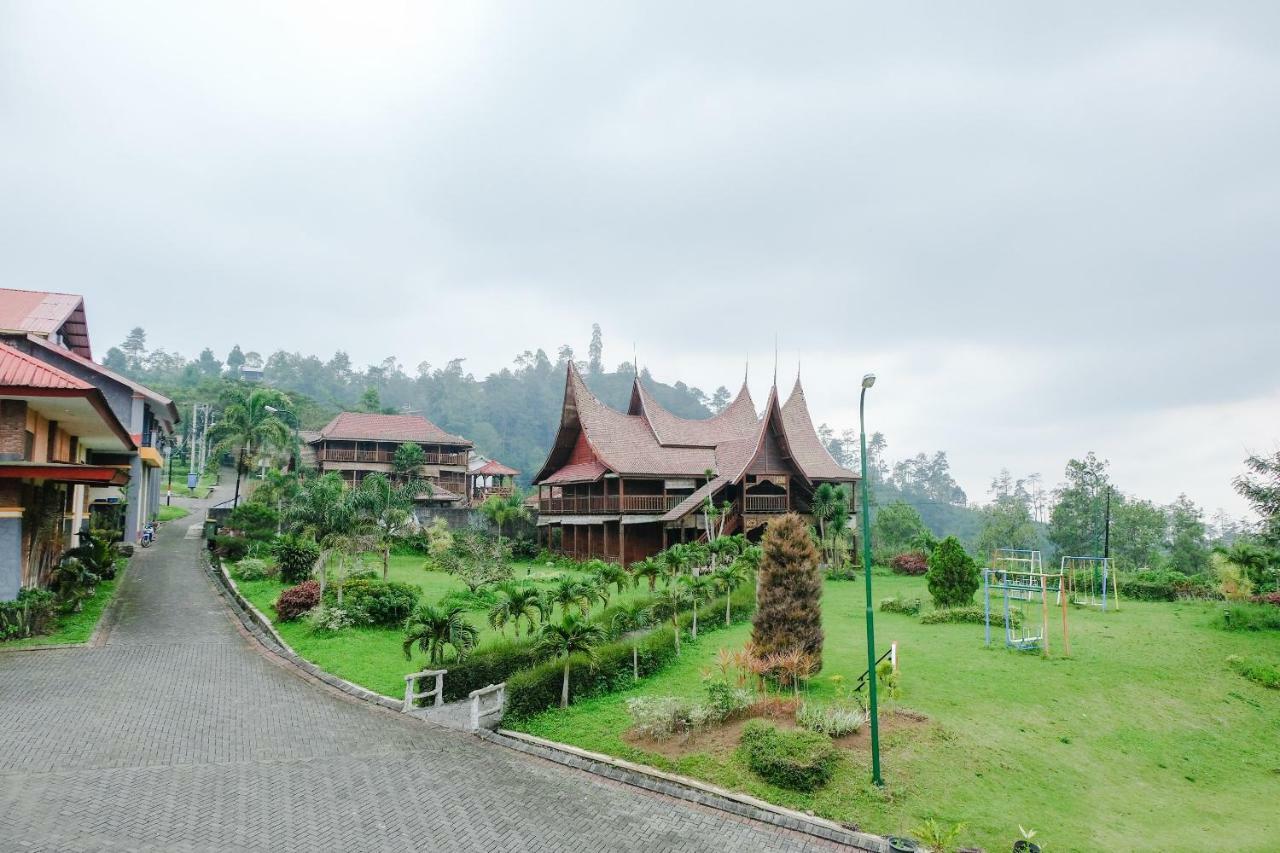 Capital O 892 Grand Pujon View Hotel And Resort Batu  Luaran gambar