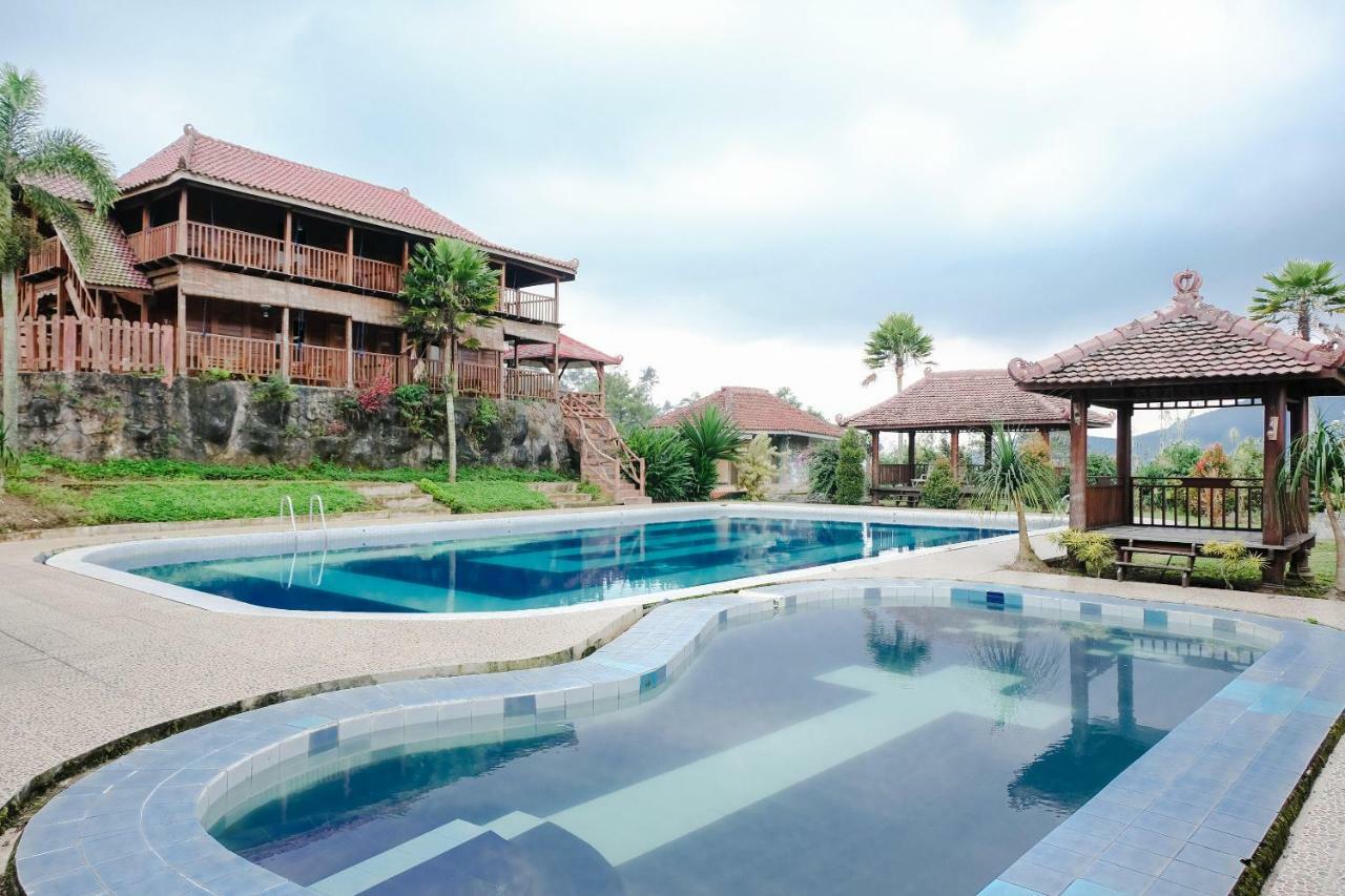 Capital O 892 Grand Pujon View Hotel And Resort Batu  Luaran gambar